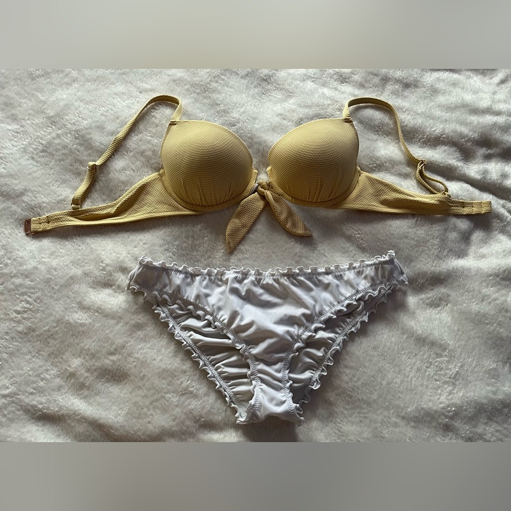 Teen girls swim suit bikini cup size 36B bottoms size medium